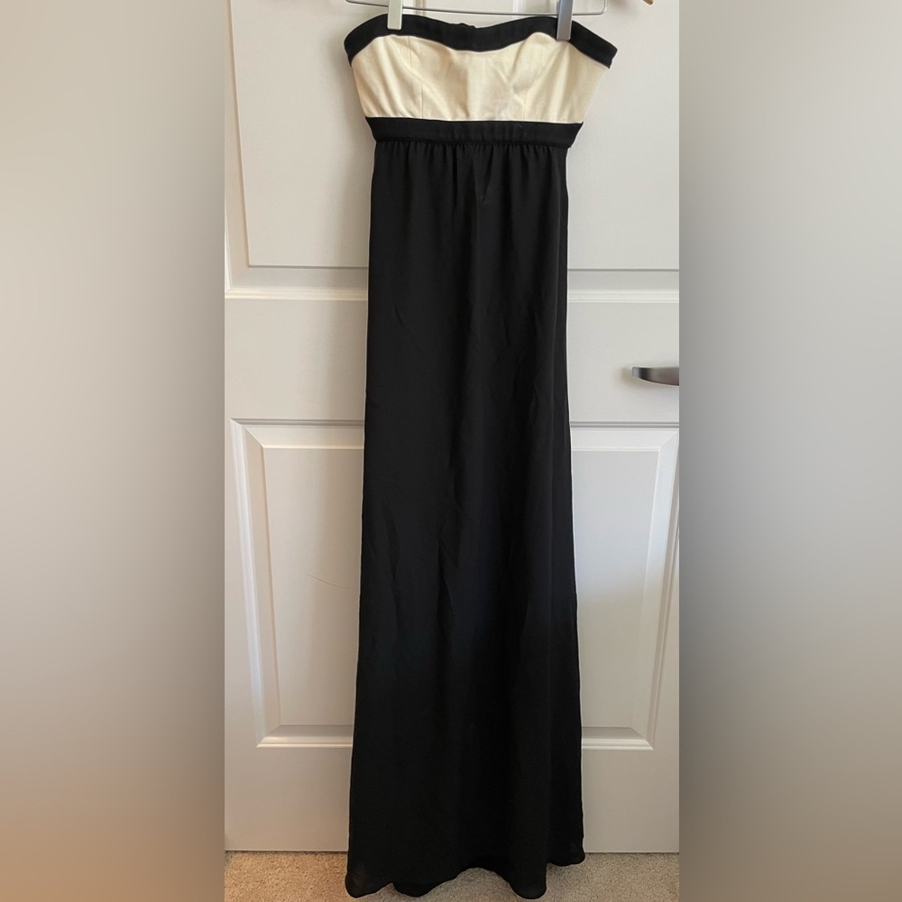 🆕 Express dress, black & white, size two (2)